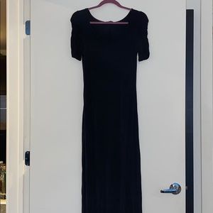 Black cotton maxi dress with ruched short sleeve